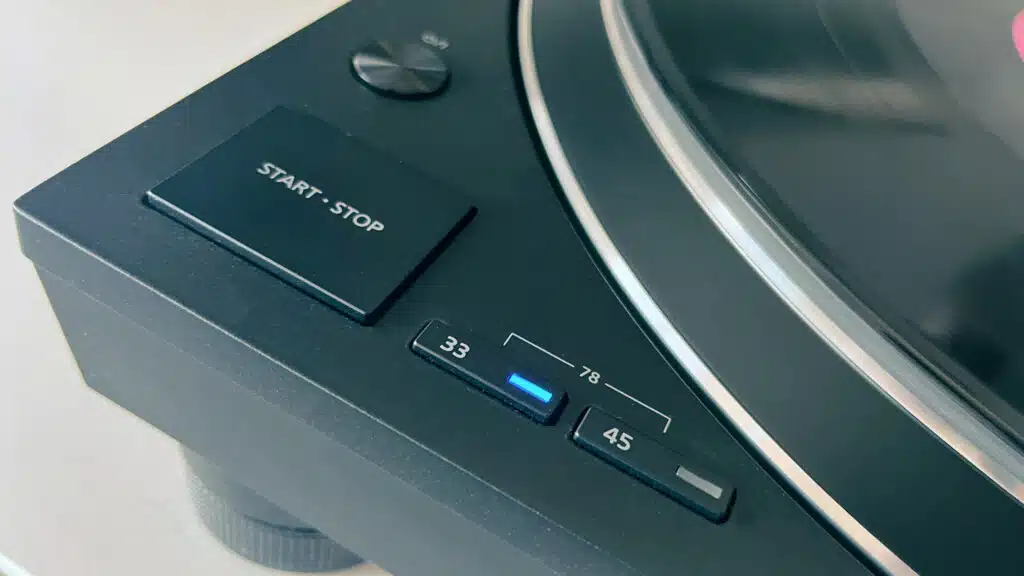 Réglage de la vitesse 33 tours sur une platine vinyle